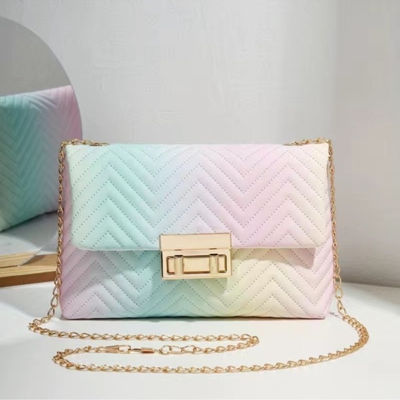 Colorful Pastel Ombre Quilted Pattern Crossbody Purse - Picture 5 of 6